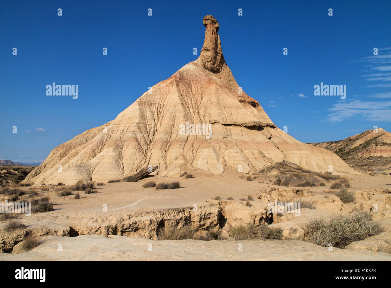 Formazione di roccia Castildetierra nel Bardenas Reales Riserva della Biosfera, Navarra, Spagna. Foto Stock