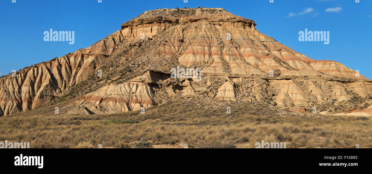 Cabezo de las Cortinillas nel Bardenas Reales Riserva della Biosfera, Navarra, Spagna. Foto Stock