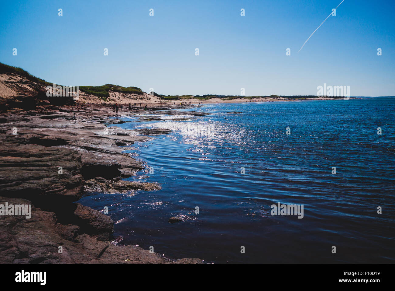 Deep Blue Ocean water rock formazione Foto Stock