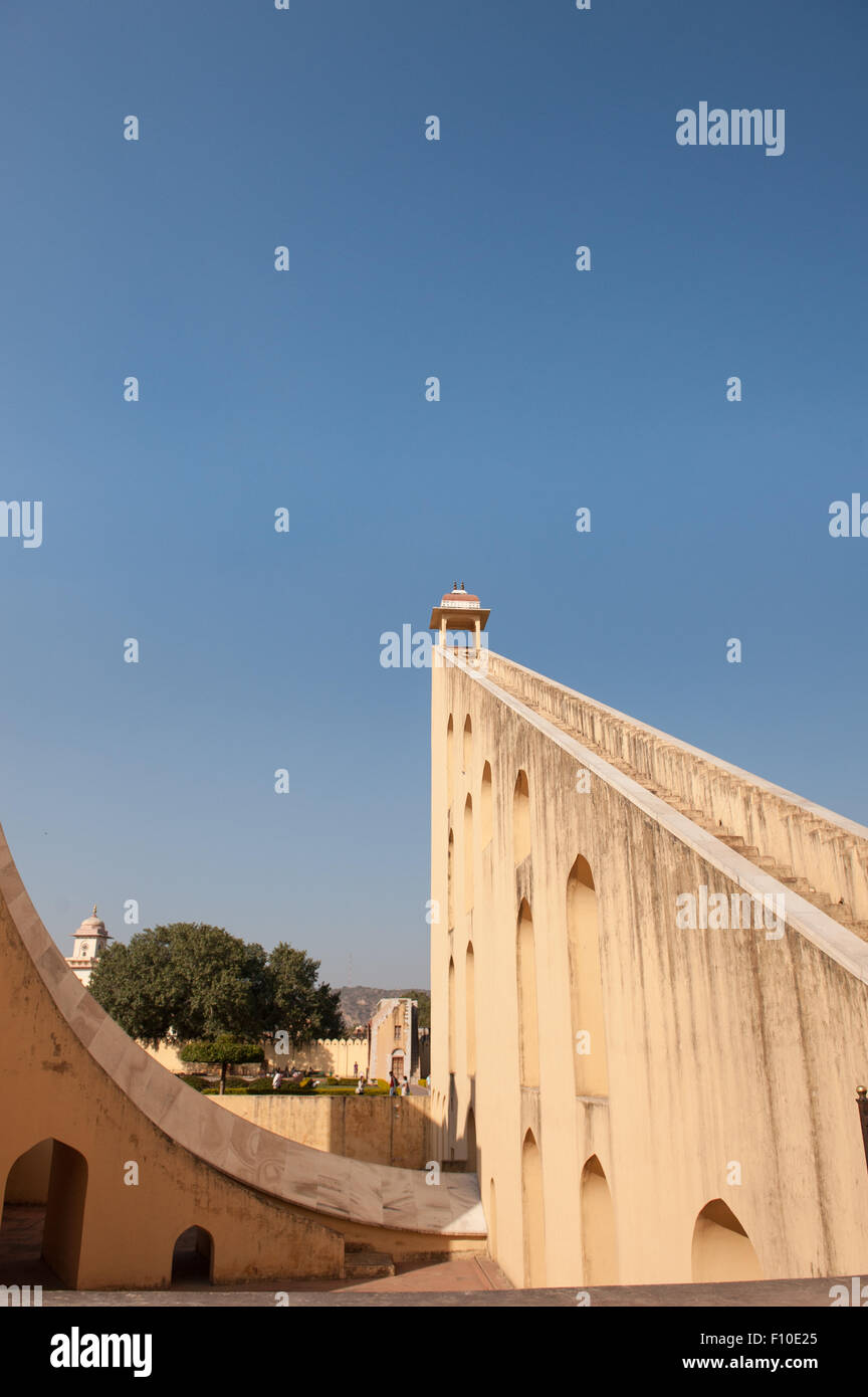 Jaipur, India. Jantar Mantar osservatorio costruito 1738 da maharaja Sawai Jai Singh. Foto Stock