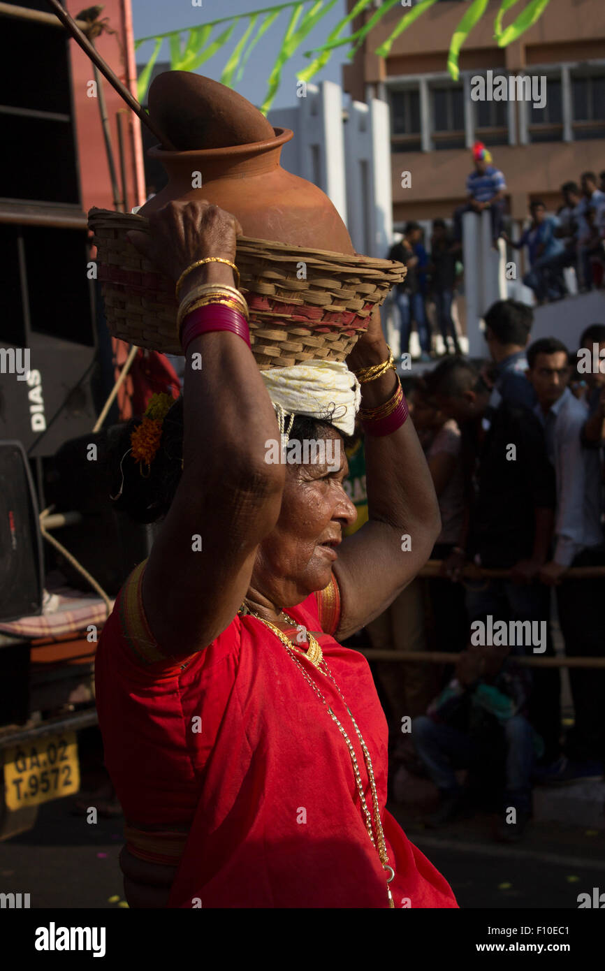 Panjim Carnaval una celebrazione locale del vero spirito di Goan tenutasi nel mese di febbraio di ogni anno con re Momo chiede alla gente di divertimento Foto Stock