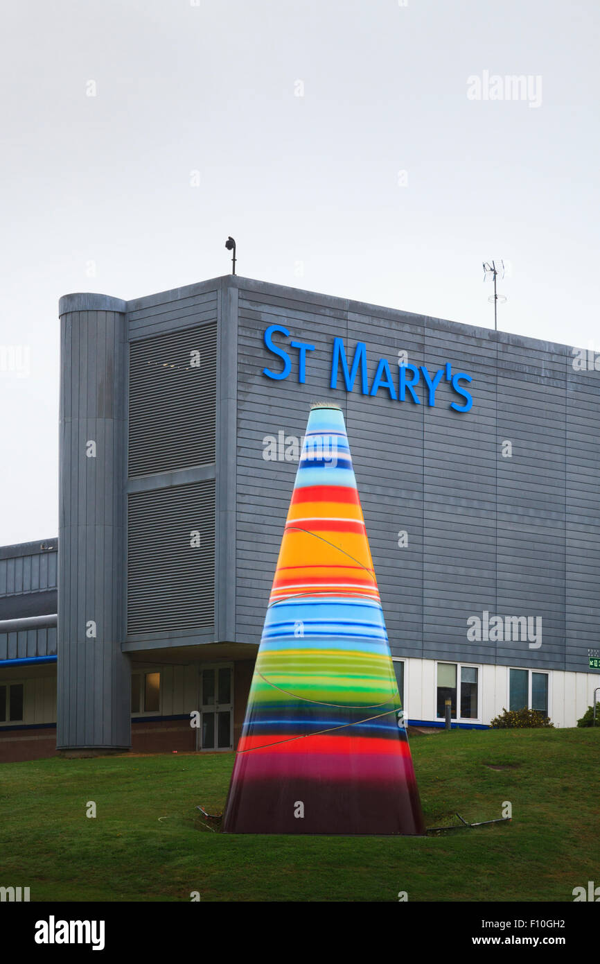 Esterno della Saint Mary Hospital e colorato il cono sull'Isola di Wight Foto Stock