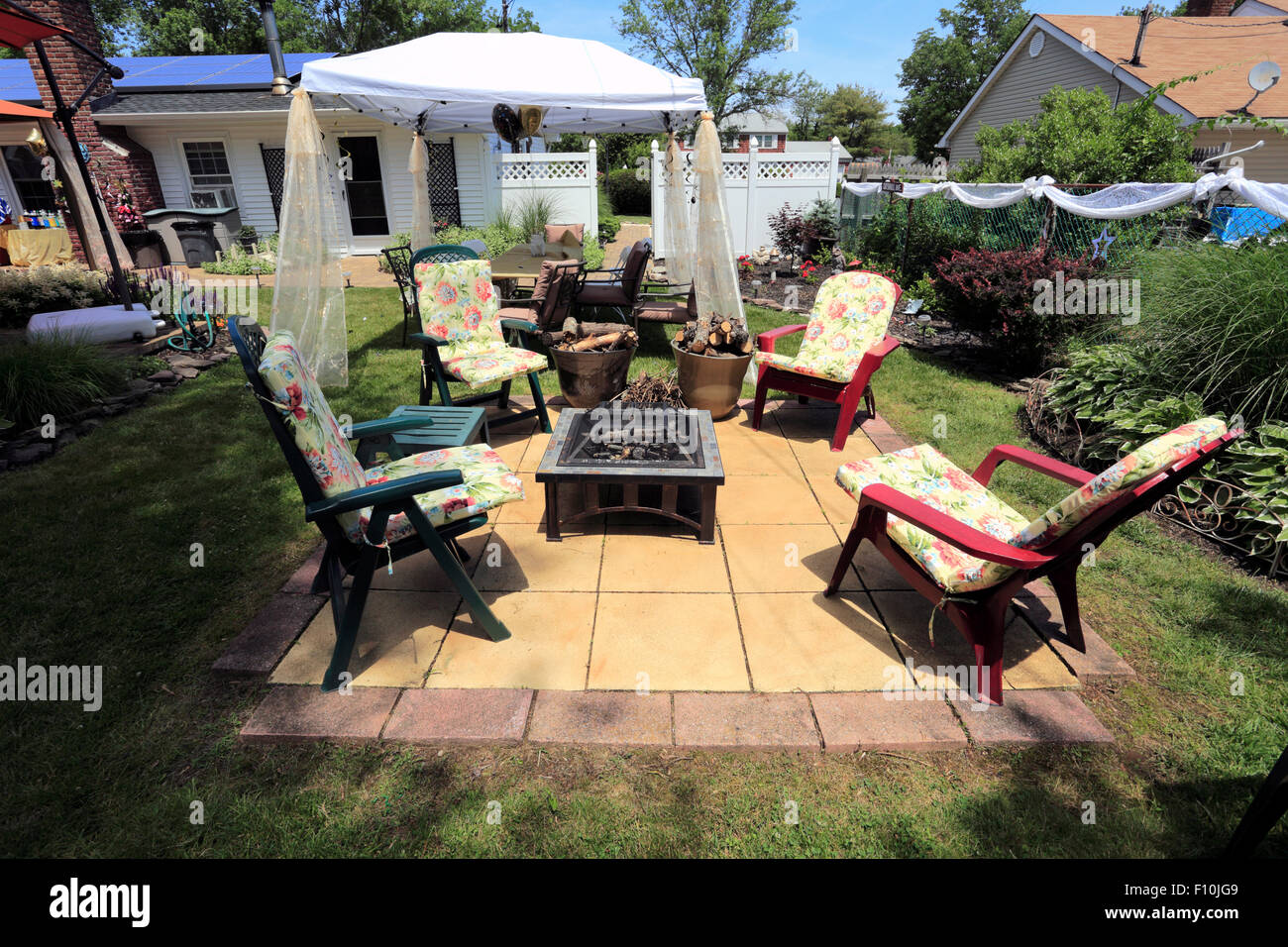 Suburban backyard Long Island New York Foto Stock