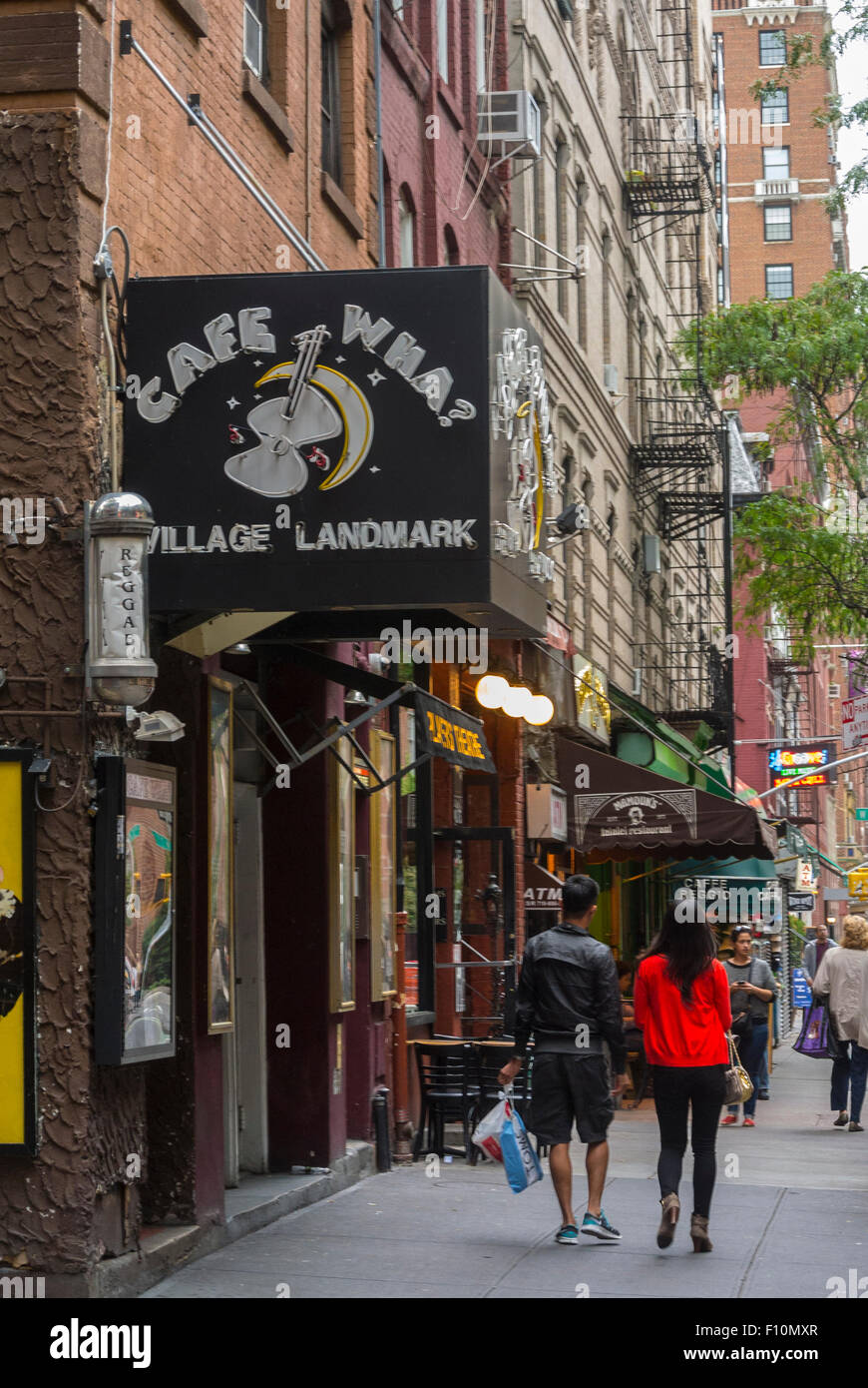 La città di New York, Stati Uniti d'America, Bleecker Street, bar, "Cafe Wha?' negozio di fronte, segno, Greenwich Village, estate Foto Stock