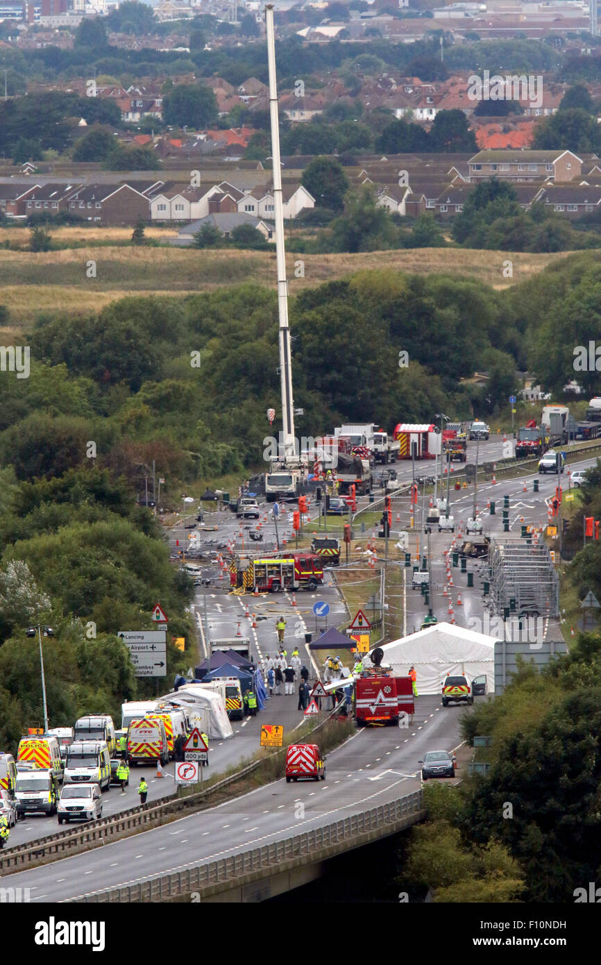 Shoreham incidente aereo ,Hawker Hunter, il jet si è schiantato ,Shoreham Airshow carrello, titolo Foto Stock