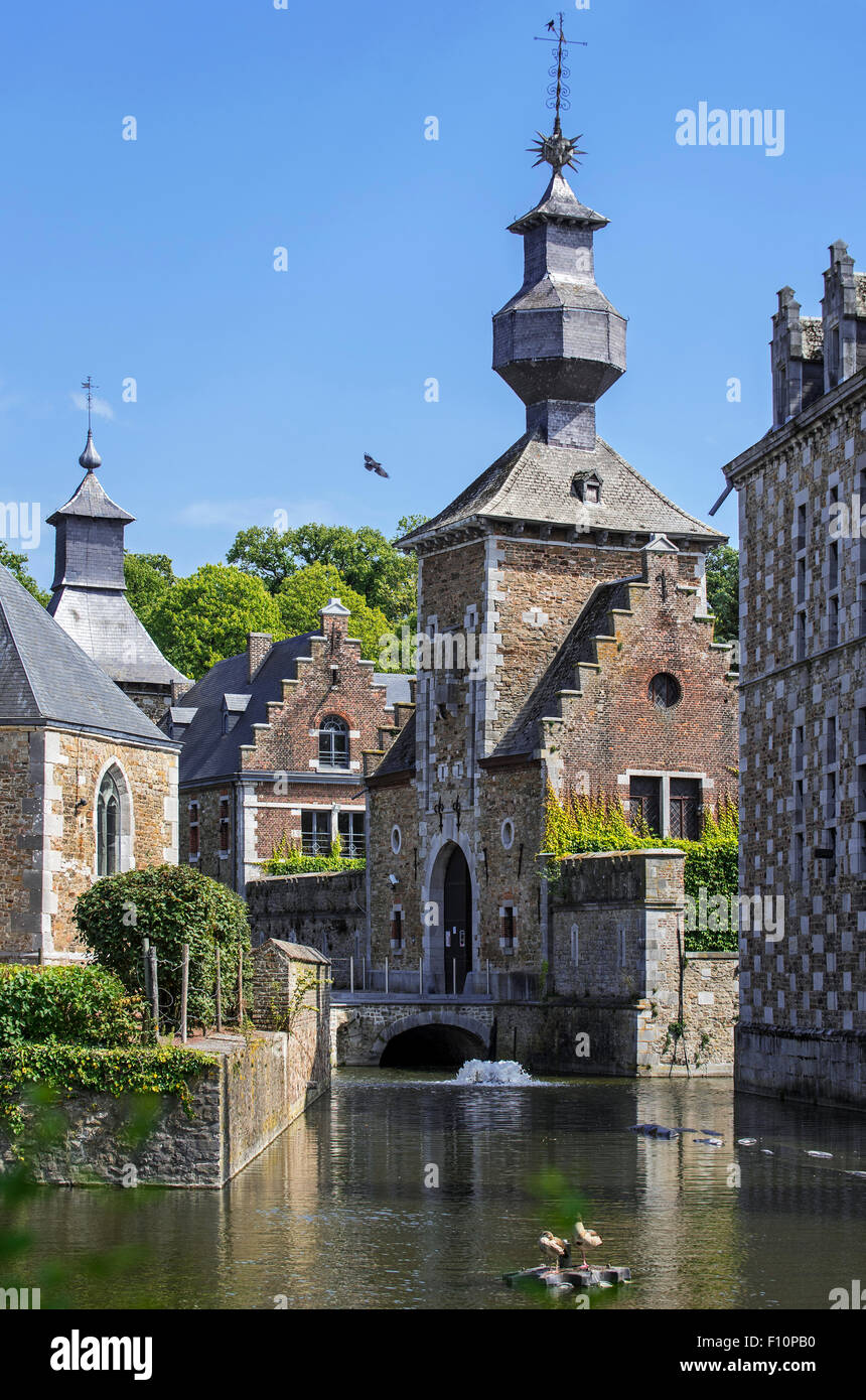 Cancello di ingresso del XVI secolo Château de Jehay / Castello di Jehay / Jehay-Bodegnée Castello a Amay, Liegi, la Vallonia, Belgio Foto Stock