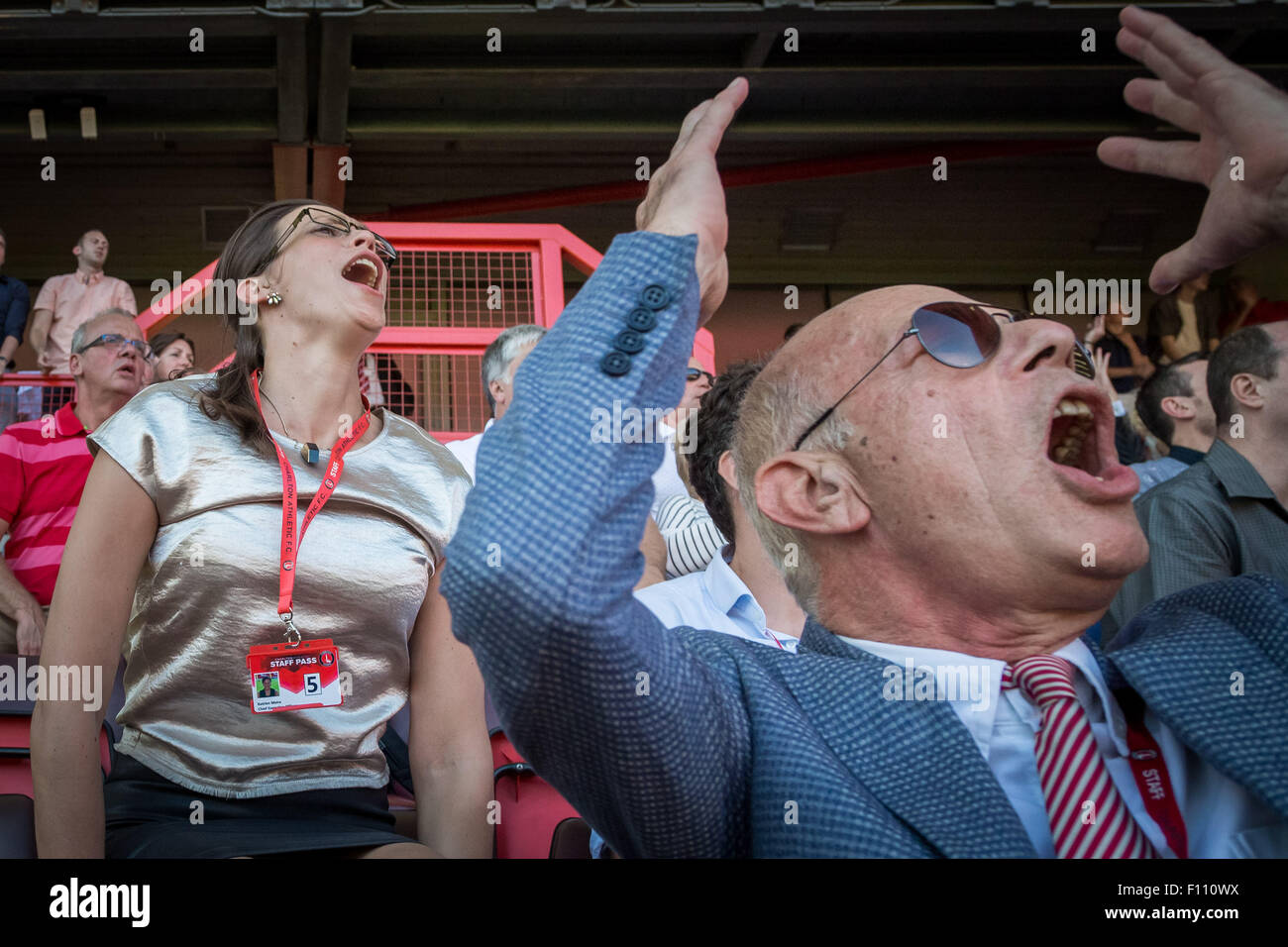 Katrien Meire Charlton Athletic Football Club CEO con Richard Murray al Valley Stadium, Londra Foto Stock