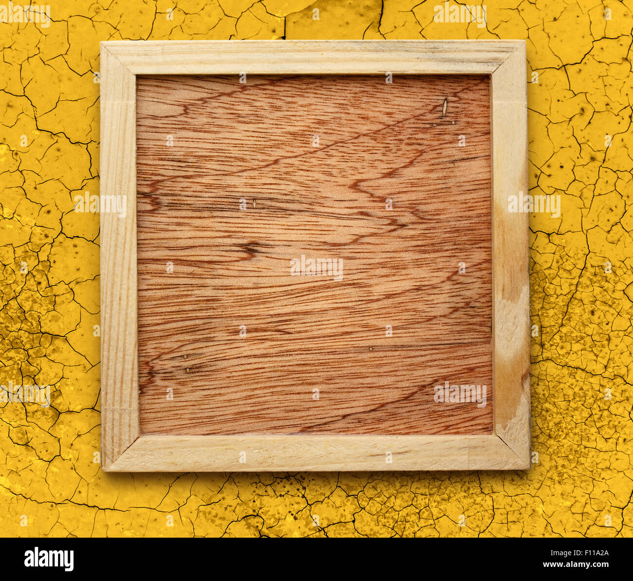 Vuoto quadrato nuovo telaio in legno come sfondo Foto Stock