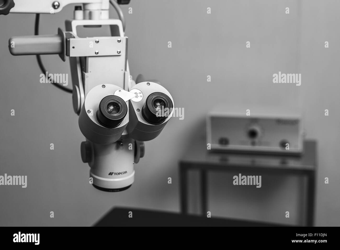 Medical all'ottico optometrista le attrezzature utilizzate per gli esami oculistici Foto Stock