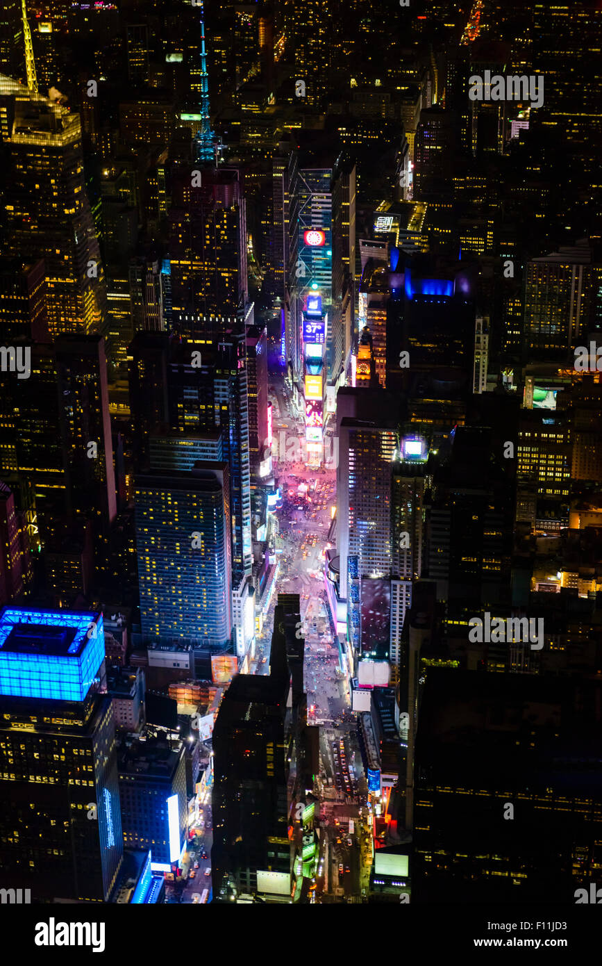 Vista aerea di Manhattan cityscape di notte, New York, Stati Uniti Foto Stock