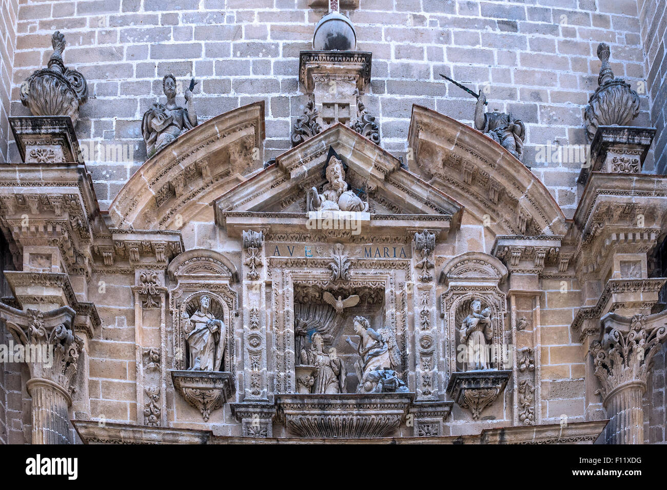 Parte della facciata della Cattedrale di Jerez de la Frontera Andalusia Spagna Foto Stock
