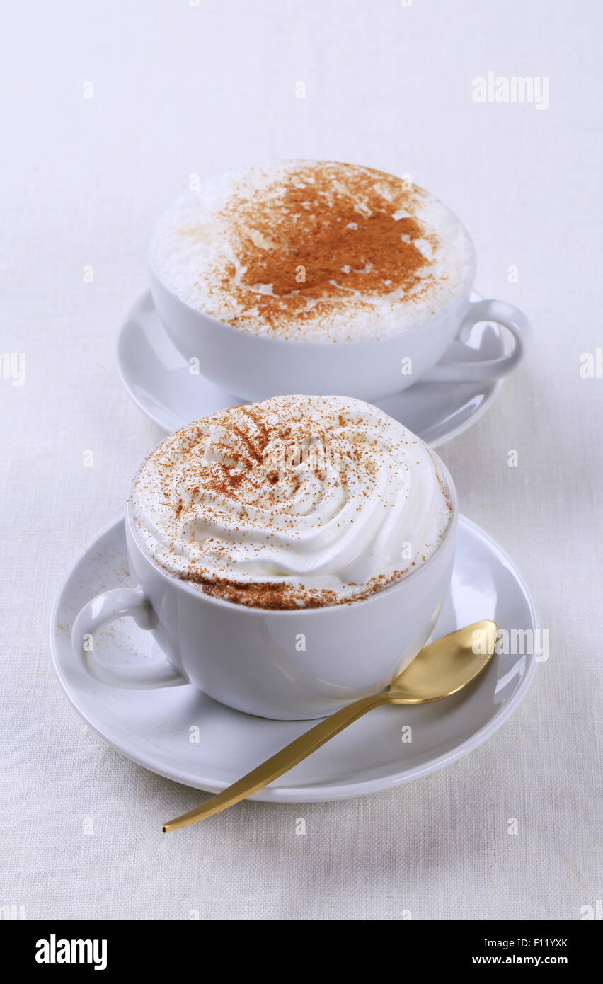 Tazze di cappuccino e caffè Vienna Foto Stock