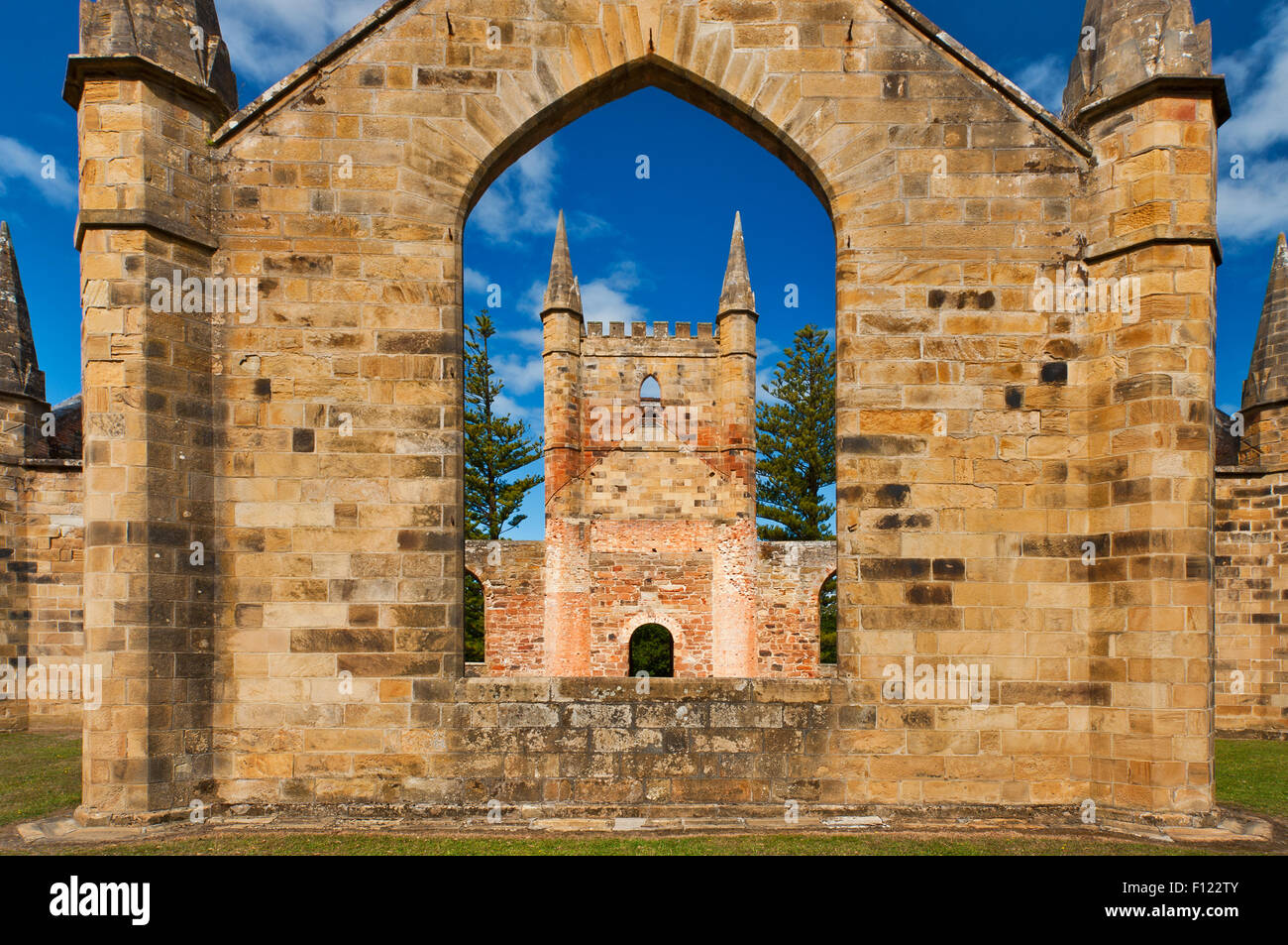 Le rovine della chiesa a Port Arthur storico sito di prigionia. Foto Stock