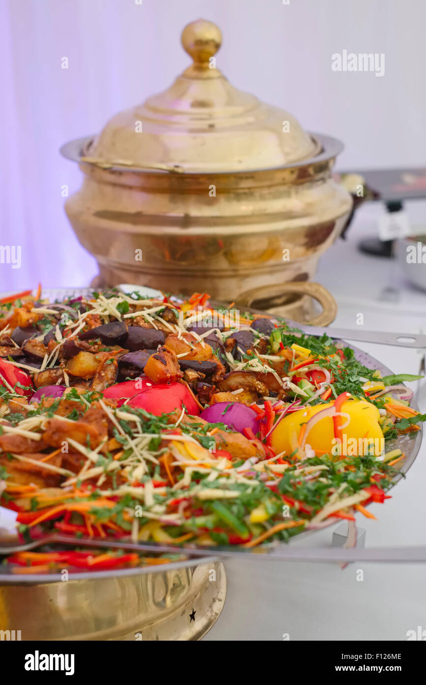 Bengan, Aloo melanzane e curry di patate Foto Stock