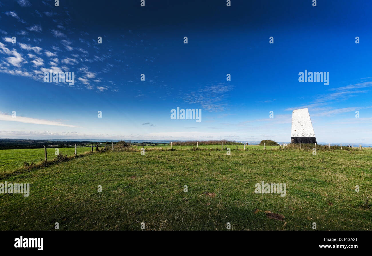 Passeggiate per l'Ashey giù marchio Mare e chalk ridge sull isola di Wight, dove potete ammirare vedute mozzafiato di tutta l'isola di Solent Foto Stock