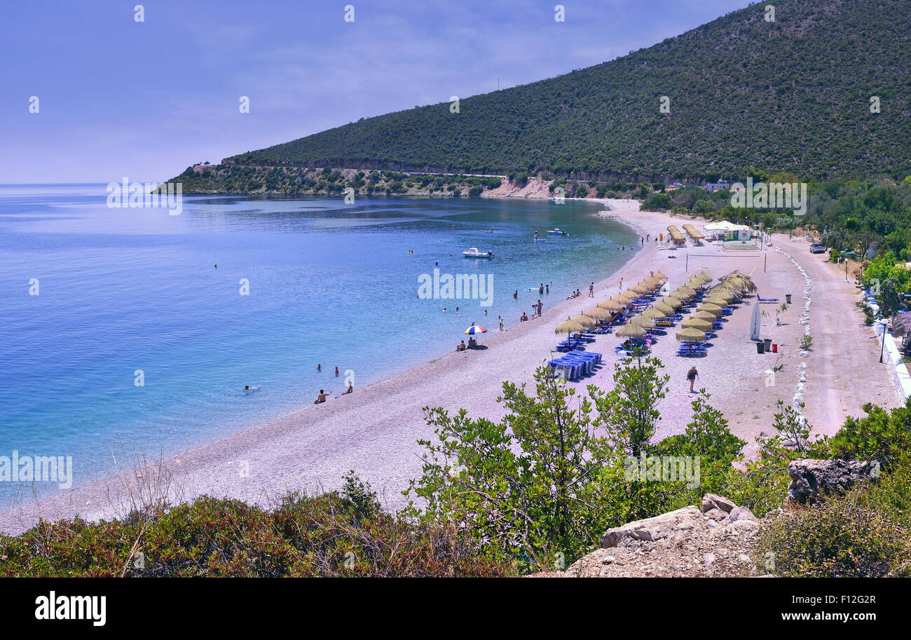 Krioneri organizzato Beach si trova Vicino Leonidio città, nel distretto di Kynouria, in Arcadia, Peloponneso, Grecia Foto Stock