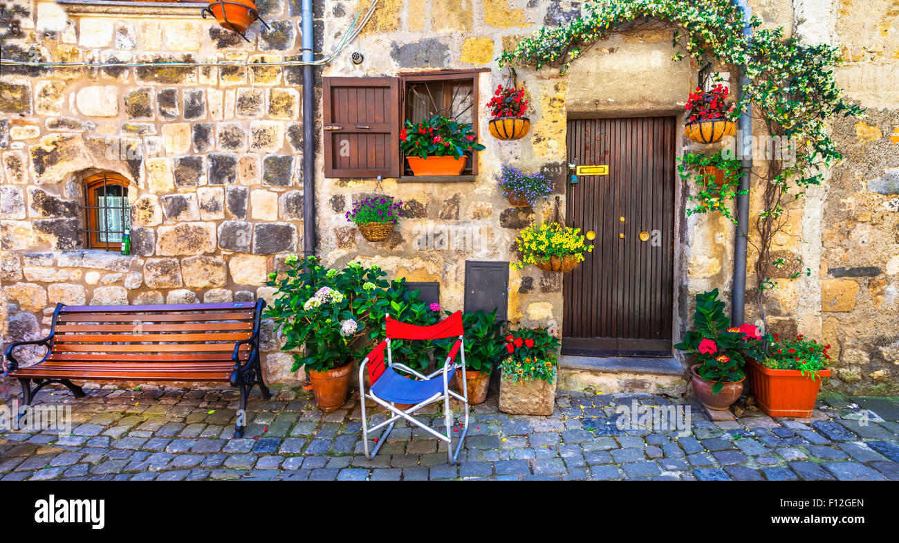 Incantevoli stradine del borgo medievale di Bolsena, Italia Foto Stock