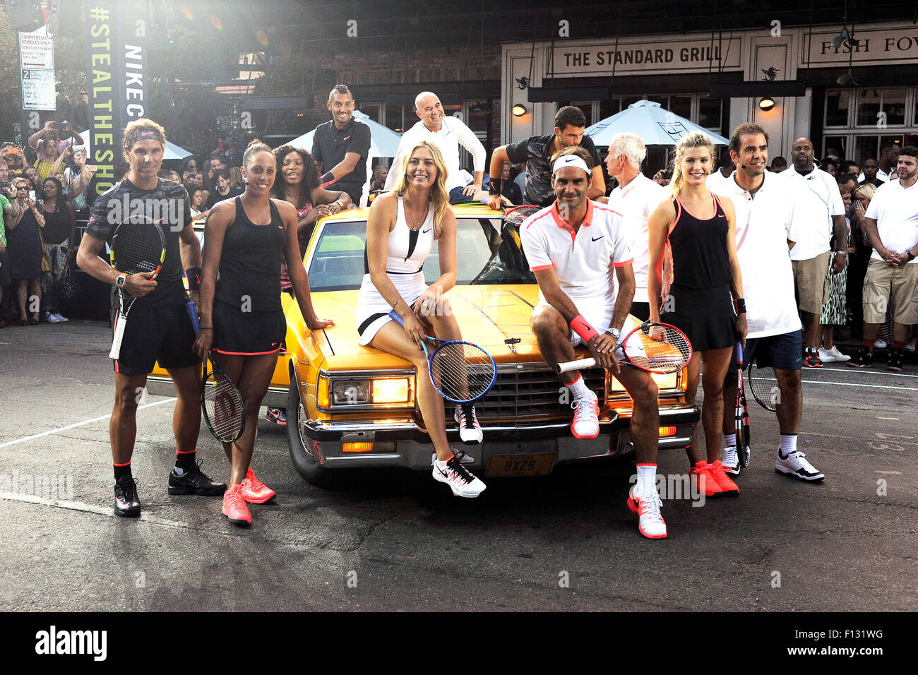 Rafael Nadal, Madison chiavi, Serena Williams, Maria Sharapova, Nick Kyrgios, Andre Agassi e Roger Federer, Grigor Dimitrov, John McEnroe, Genie Bouchard e Pete Sampras frequentando Nike per il "New York Street Tennis" evento su agosto 24, 2015 a New York City/picture alliance Foto Stock