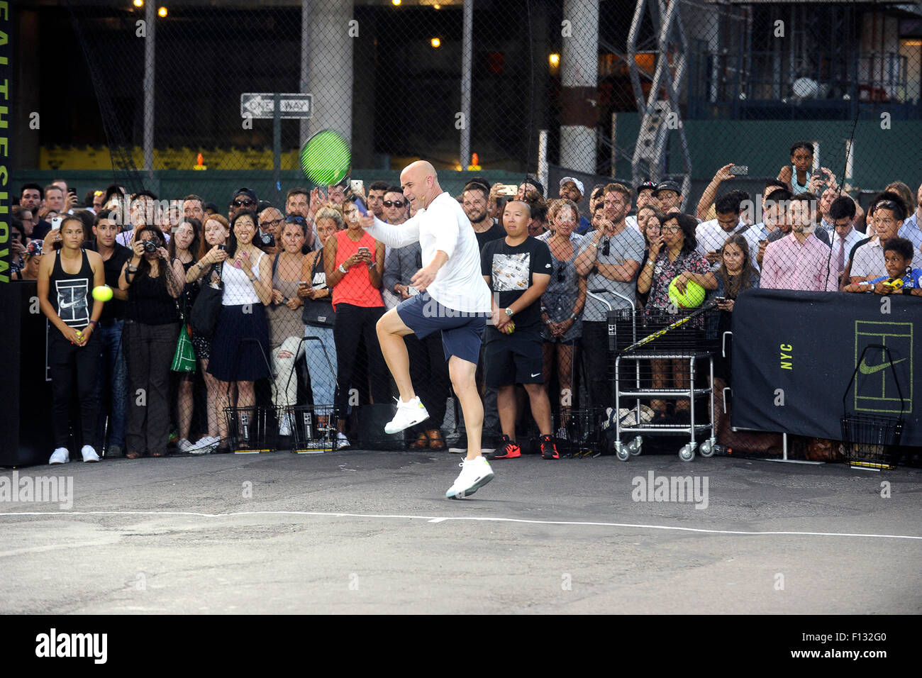 Andre Agassi frequentando Nike per il "New York Street Tennis" evento su agosto 24, 2015 a New York City/picture alliance Foto Stock
