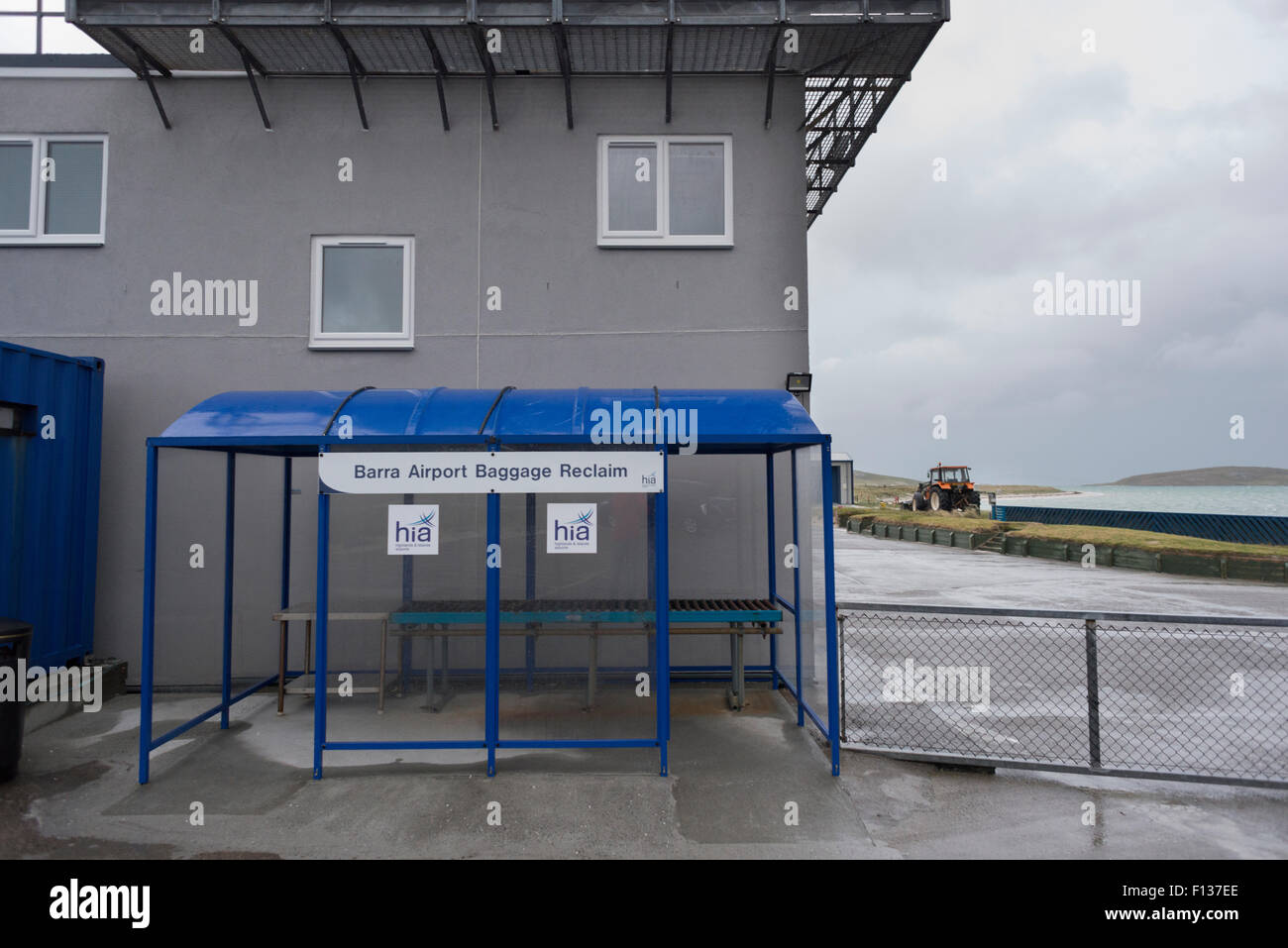 Piccola Barra aeroporto bagagli shed, Ebridi Esterne, Scozia Foto Stock