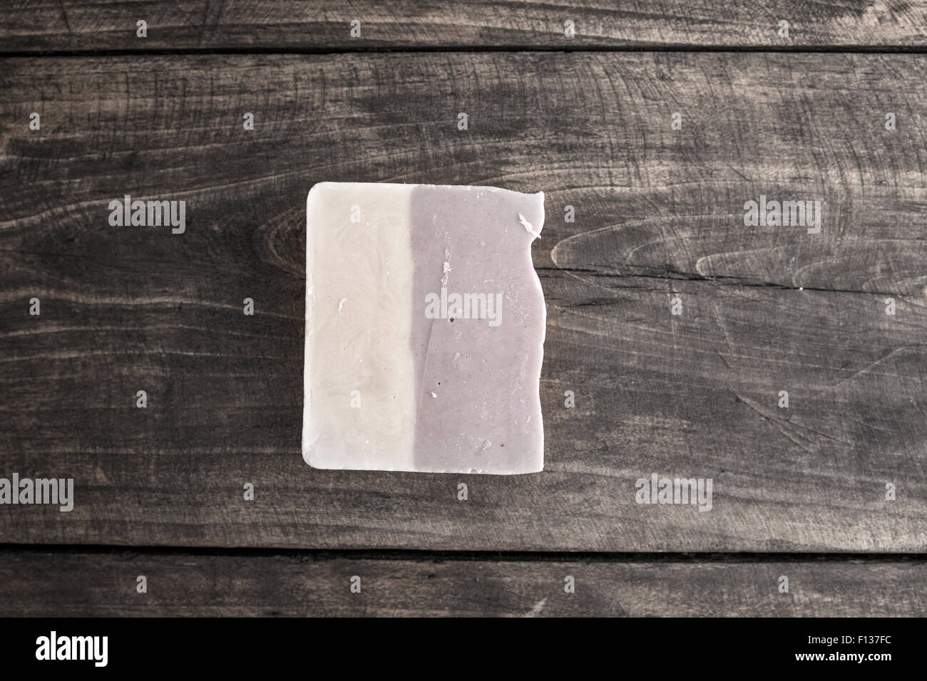 Natural handmade soap su sfondo di legno Foto Stock