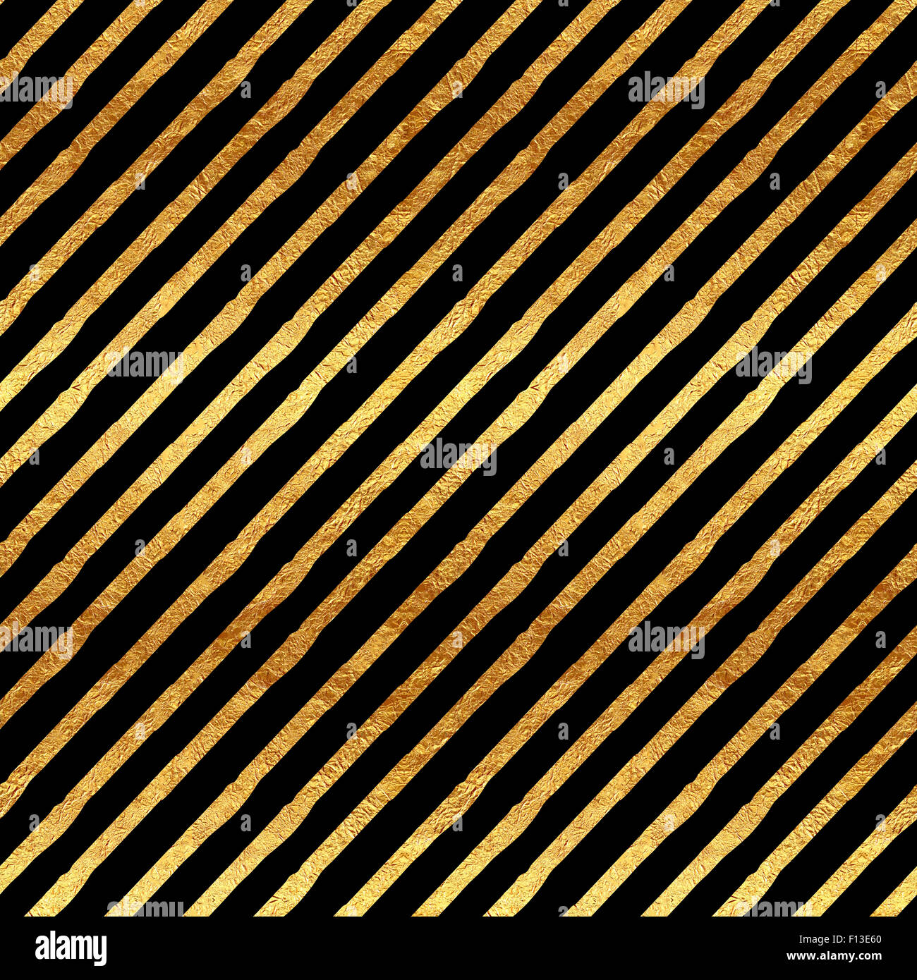 Strisce di oro in similpelle di lamina metallica Sfondo nero a strisce Texture Pattern Foto Stock