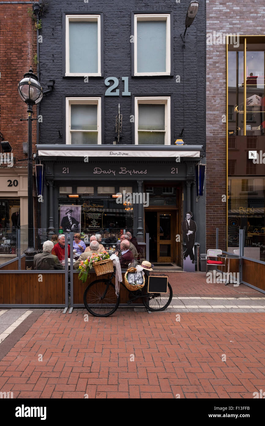 Davy Byrnes pub su 21 Duke Street, Dublin, Irlanda. funzioni di James Joyces Ulisse. Foto Stock