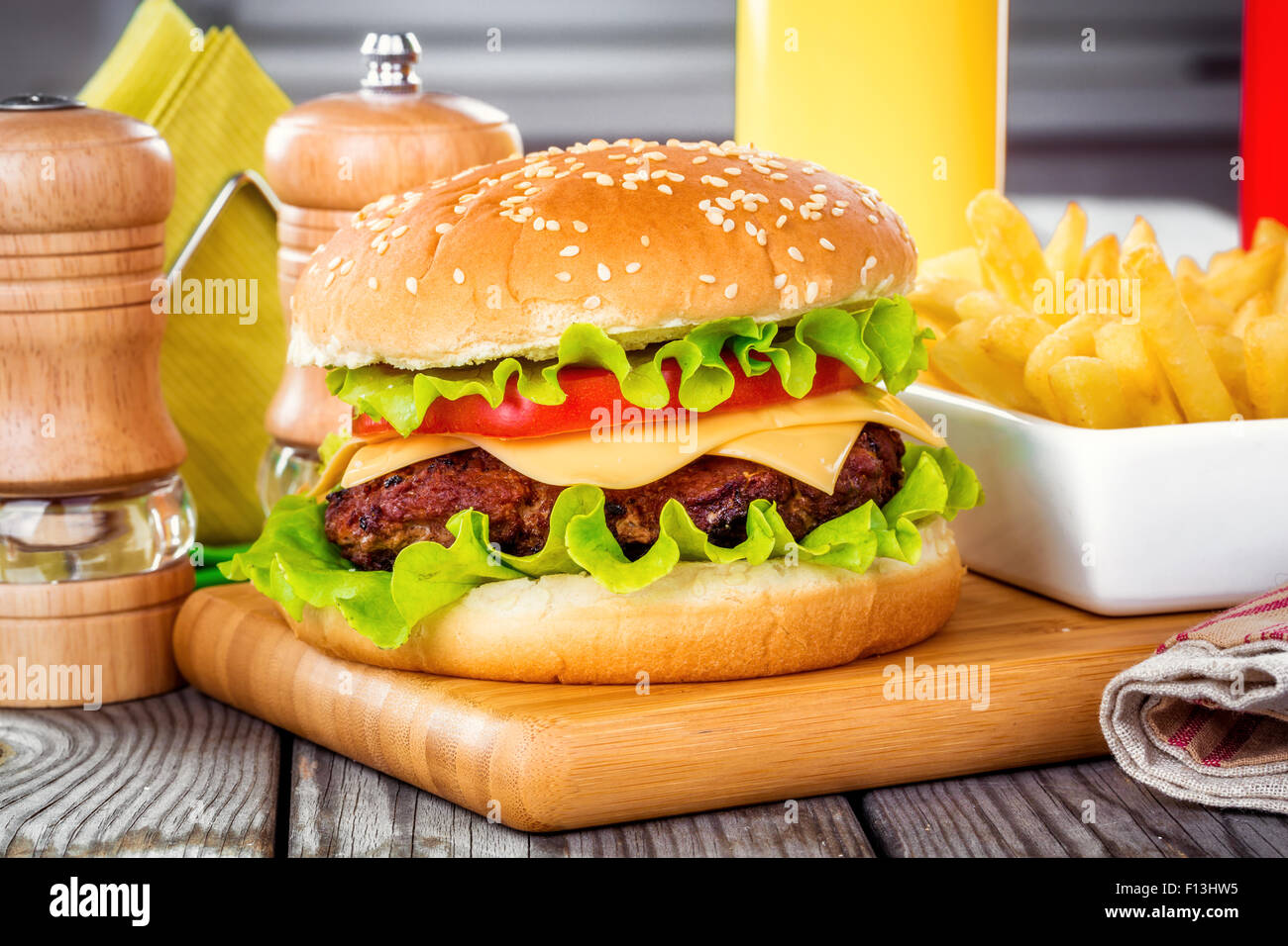 Gustosi e appetitosi hamburger cheeseburger Foto Stock