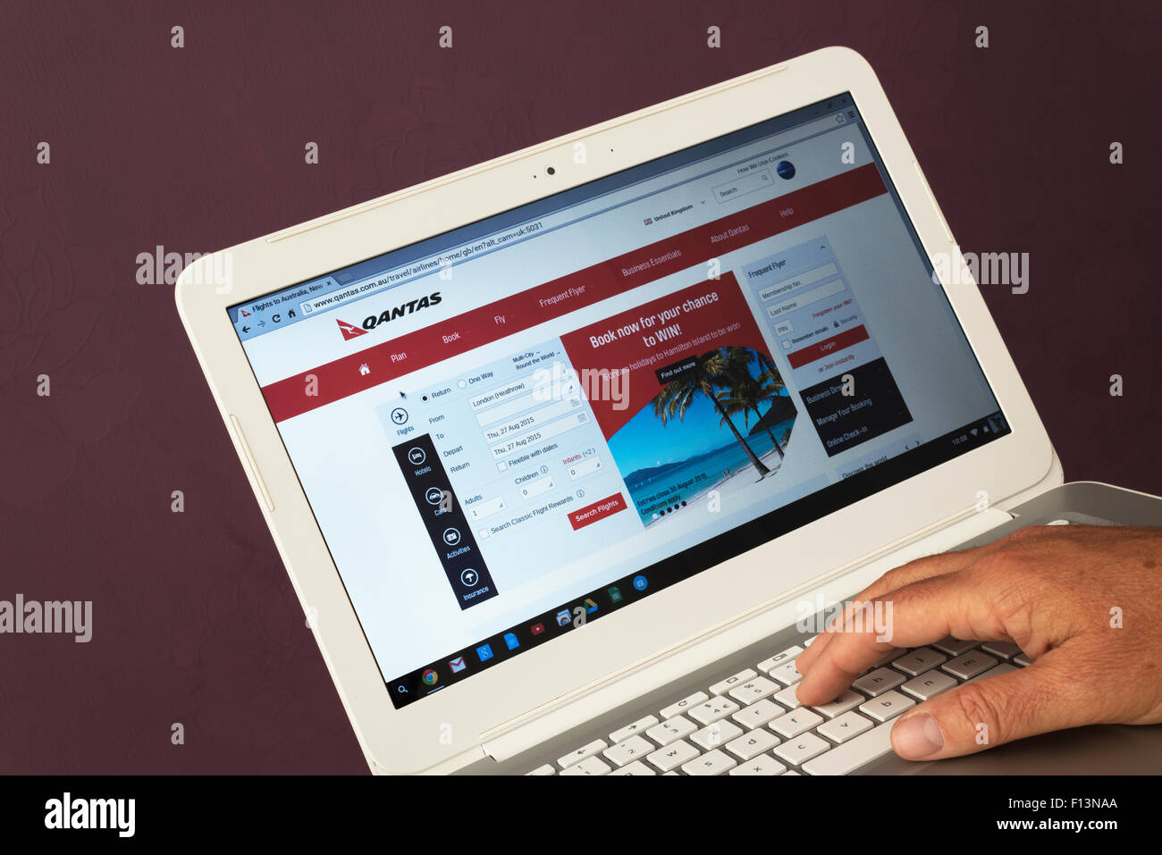 Sito web appartenenti a qantas essendo visualizzati su un computer portatile Foto Stock