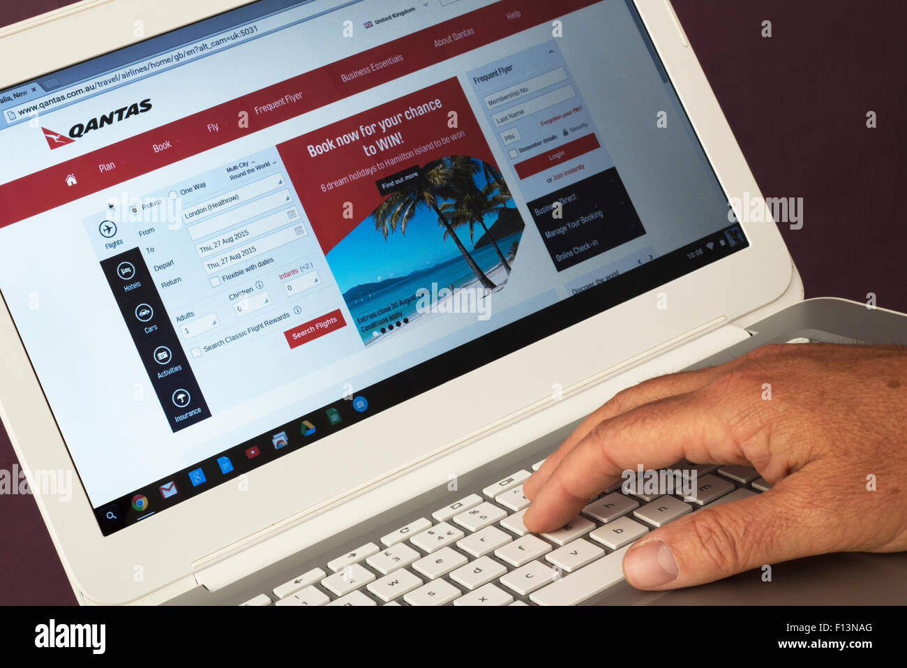Sito web appartenenti a qantas essendo visualizzati su un computer portatile Foto Stock