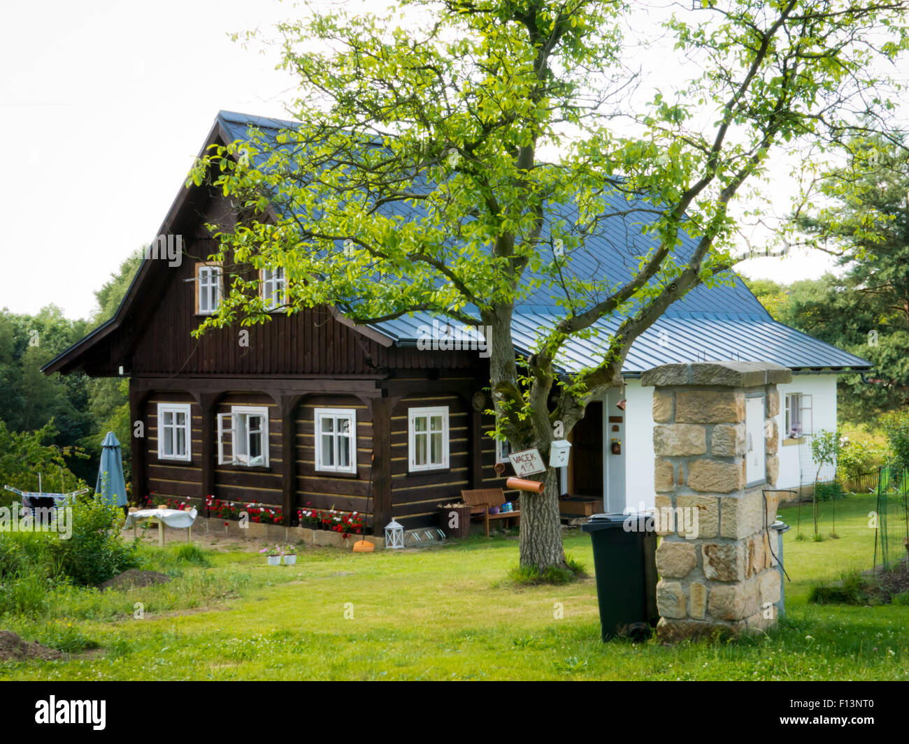 Typisches Holzhaus in der Böhmischen Schweiz Foto Stock