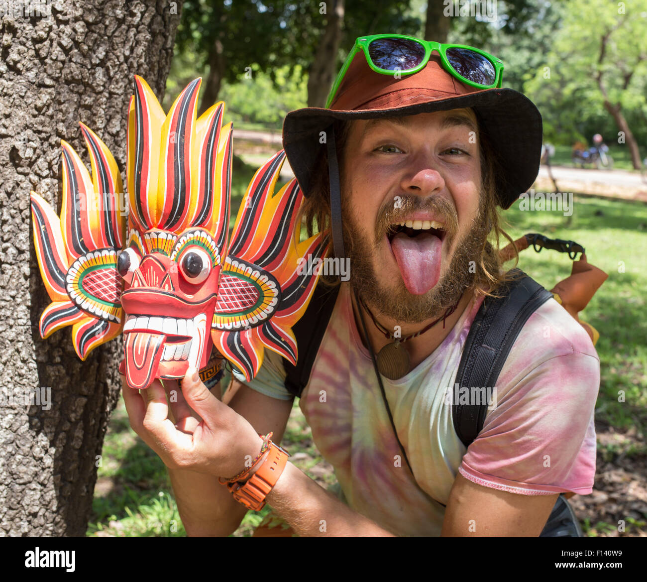 Dogon uomo con la sua tradizionale maschera Foto Stock