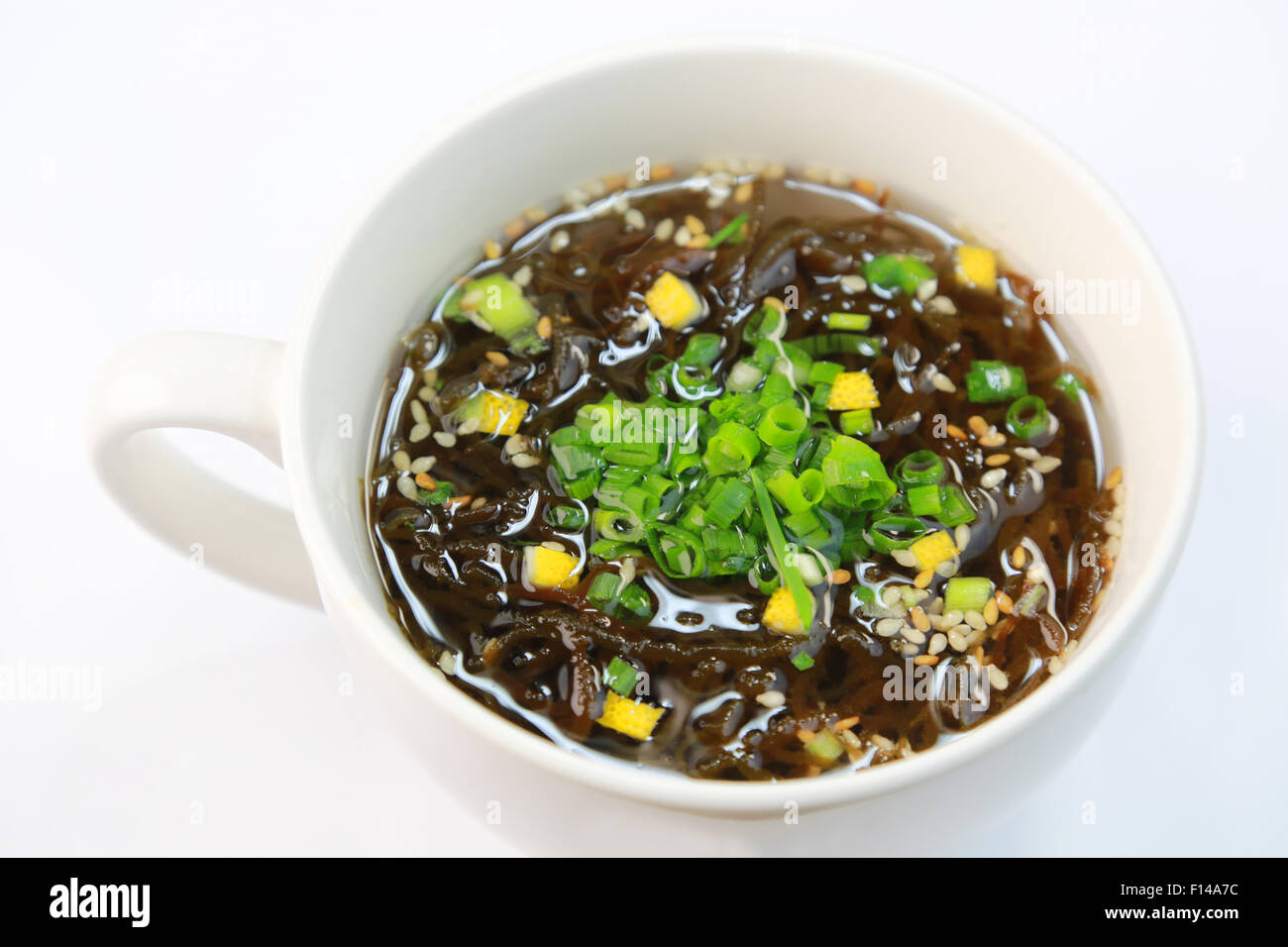 Mozuku zuppa di alghe marine Foto Stock
