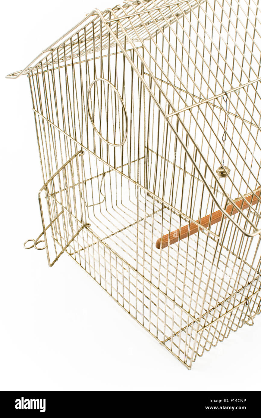 Vuota Gabbia per uccelli con porta aperta isolata su bianco Foto Stock