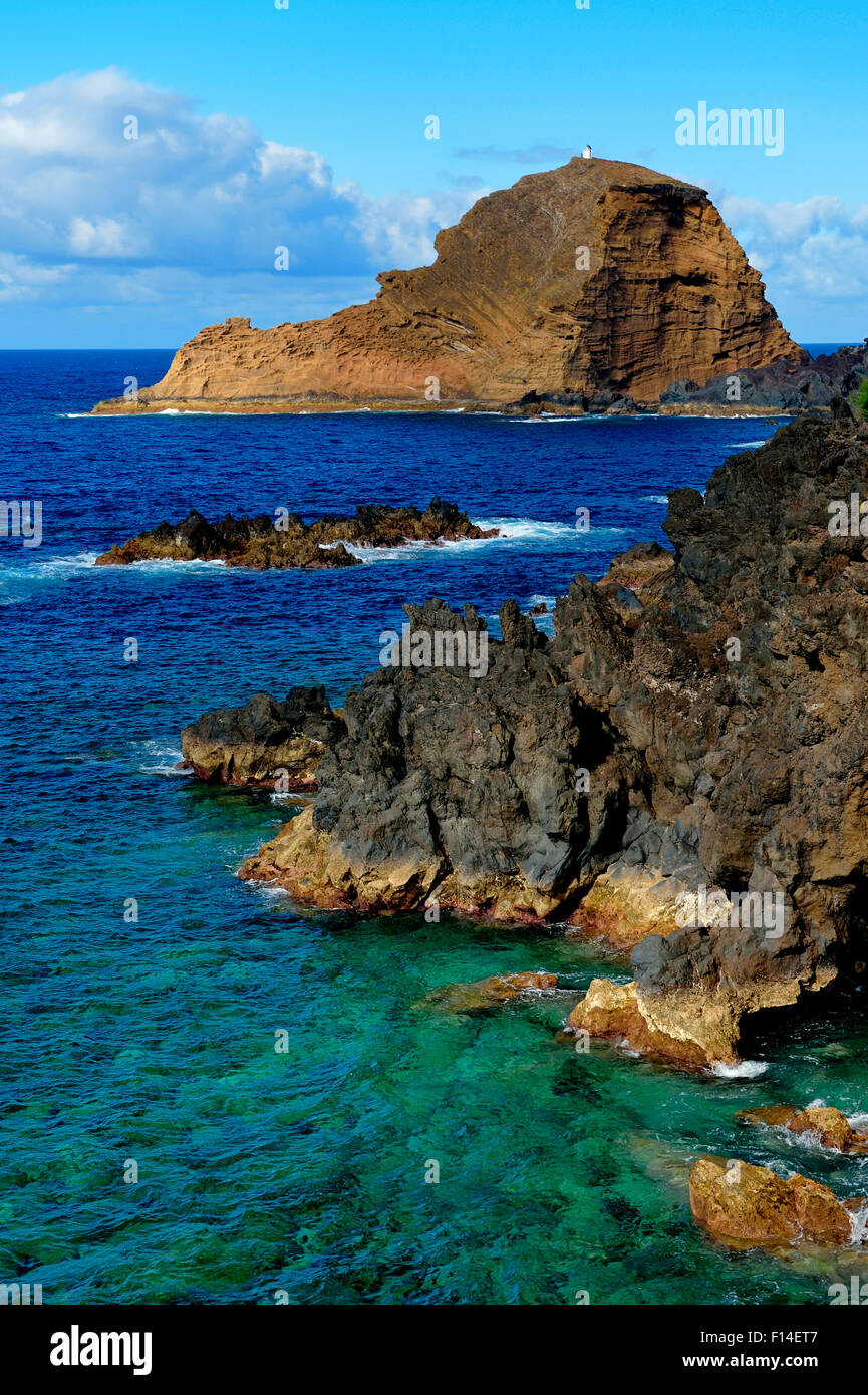 Le formazioni rocciose sulla costa ovest, Porto Moniz, Madeira, Portogallo Foto Stock