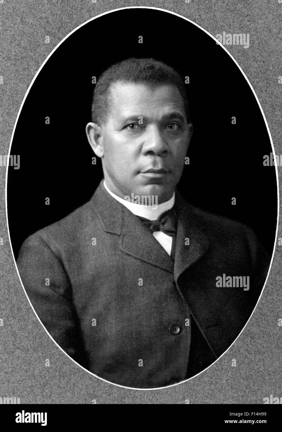 Ottocento e Novecento americano africano educatore autore oratore Booker T. WASHINGTON preside dell istituto di Tuskegee ritratto circa 1901 Foto Stock