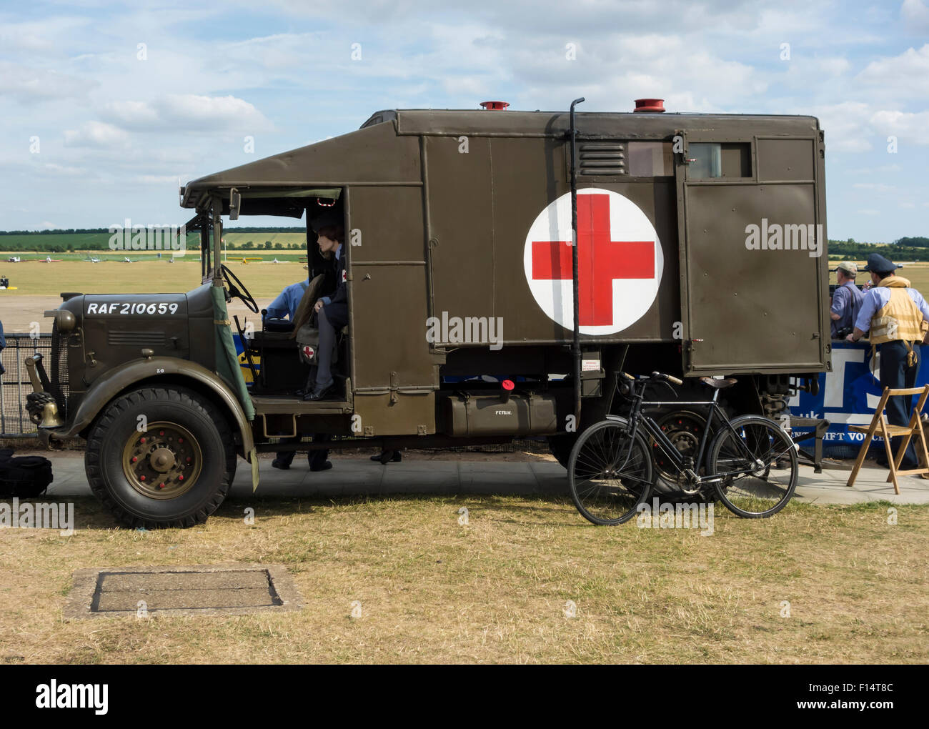 Il tempo di guerra ambulanza Foto Stock