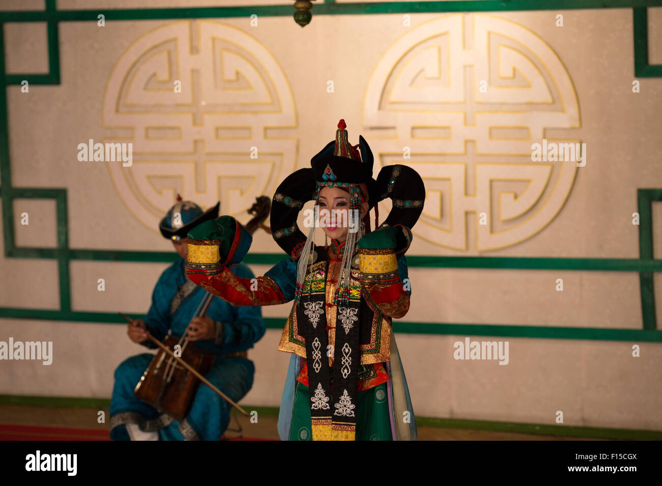 Tumen Ekh Mongolian canzone e ballo Ensemble. Ulaanbaatar in Mongolia. (Ulan Bator) Foto Stock