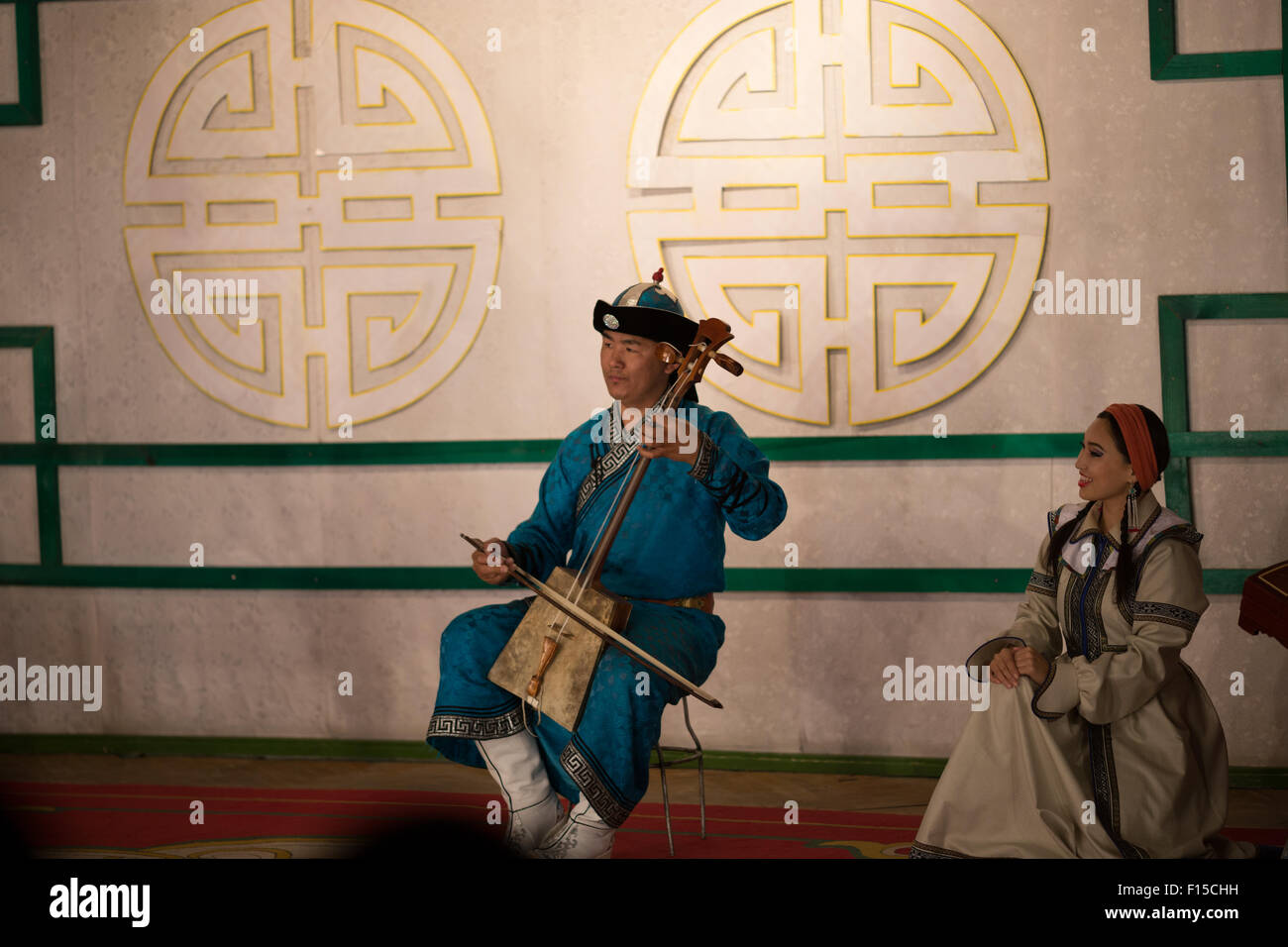 Tumen Ekh Mongolian canzone e ballo Ensemble. Ulaanbaatar in Mongolia. (Ulan Bator) Foto Stock