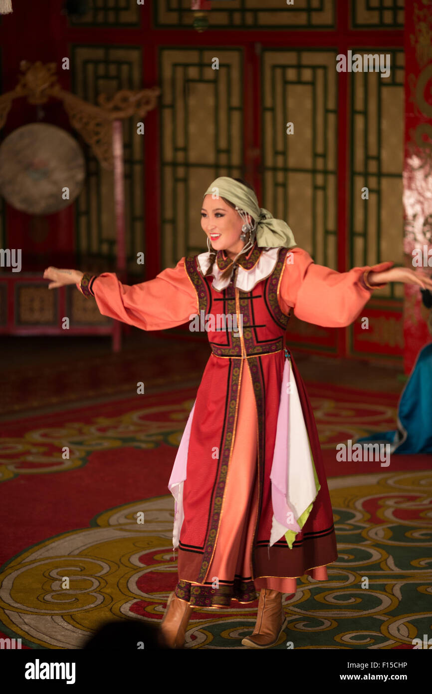Tumen Ekh Mongolian canzone e ballo Ensemble. Ulaanbaatar in Mongolia. (Ulan Bator) Foto Stock