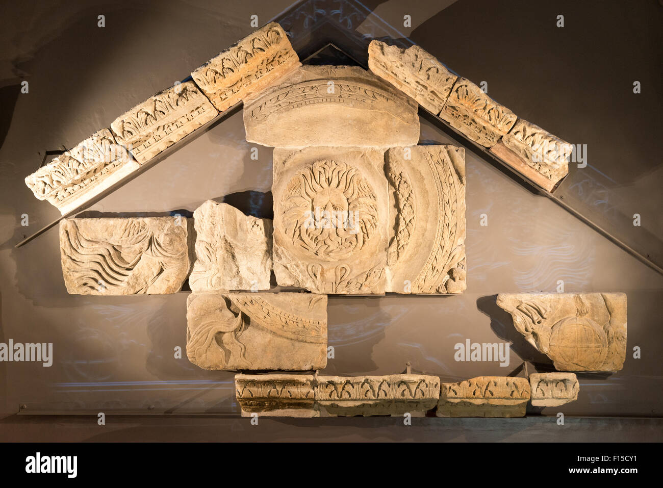 Frammenti romani immagini e fotografie stock ad alta risoluzione - Alamy