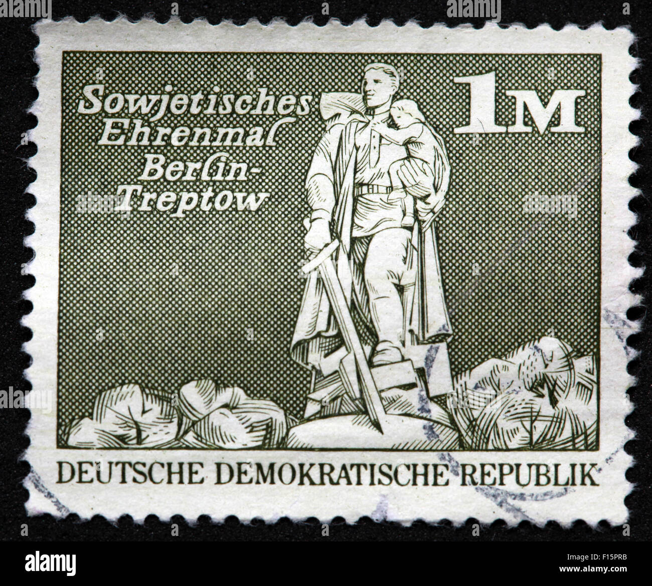 Deutsche Demokratische Republik DDR Sowjetisches Ehrenmal Berlin-Treptow 1M timbro Foto Stock