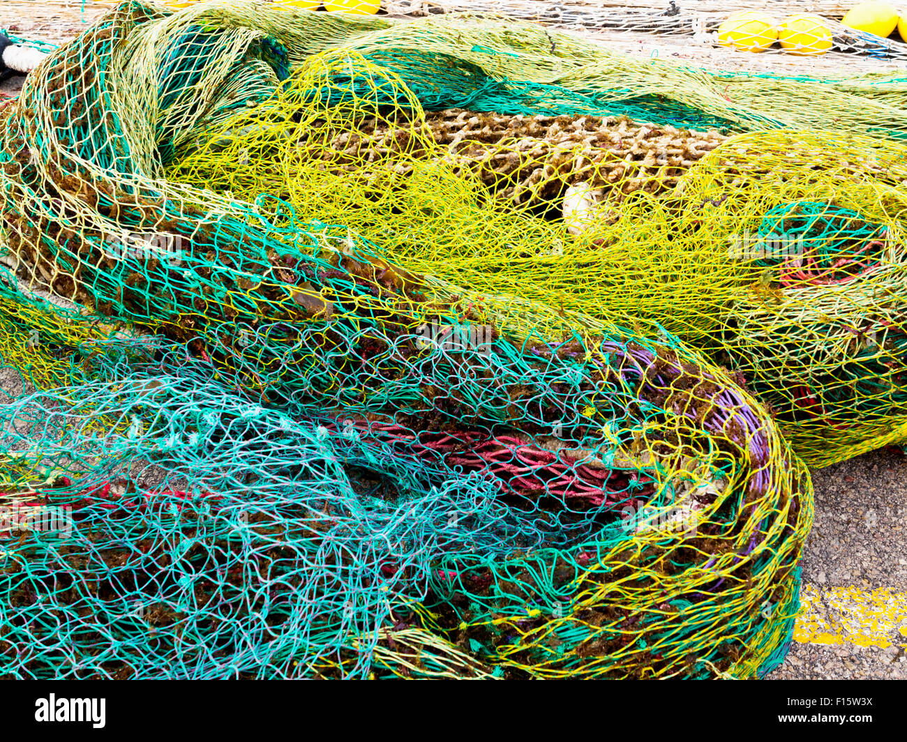 Fishnets colorati, Cala Ratjada, Maiorca, isole Baleari, Spagna Foto Stock