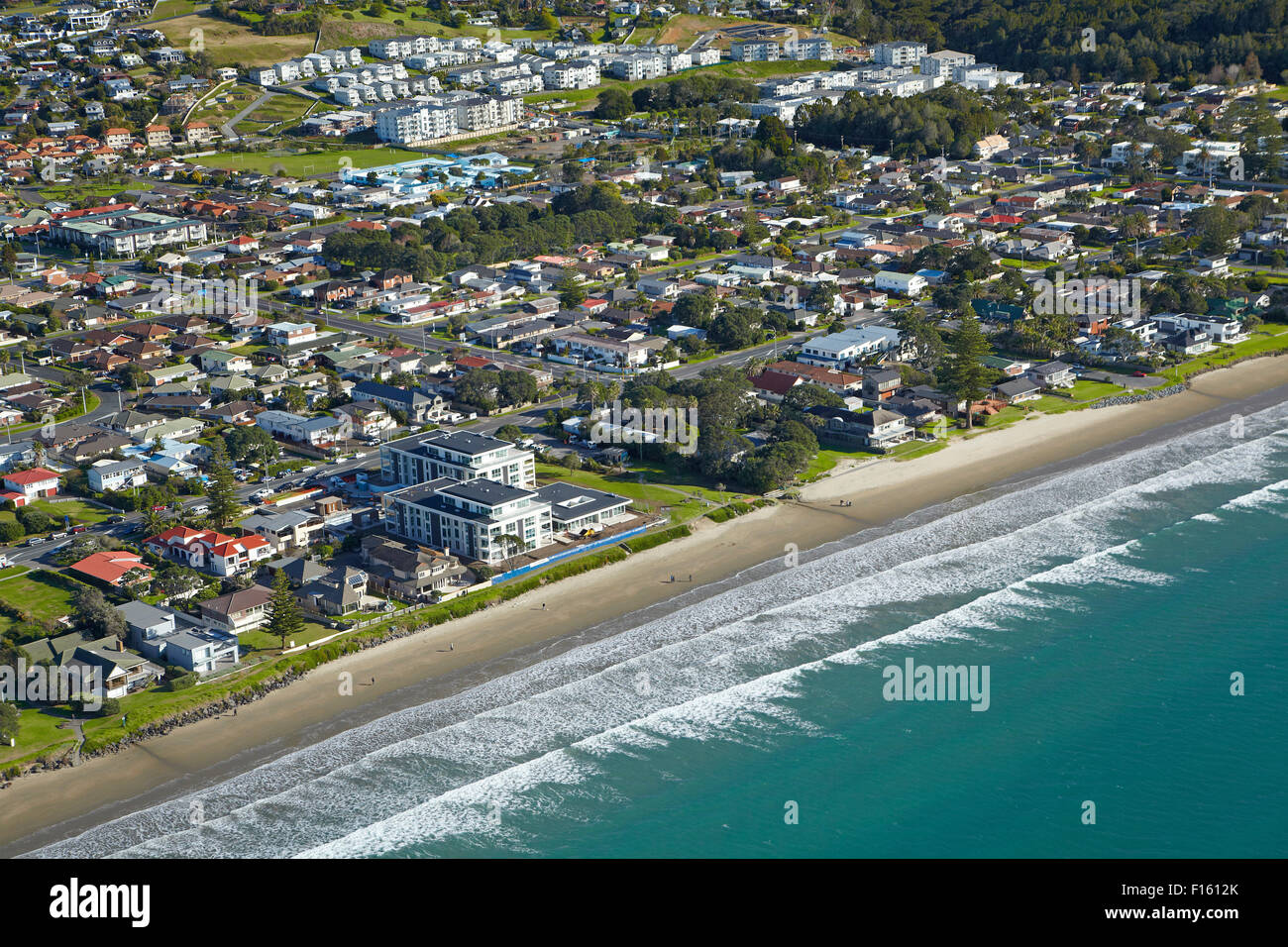Orewa, Hibiscus Coast, a nord di Auckland, Isola del nord, Nuova Zelanda - aerial Foto Stock
