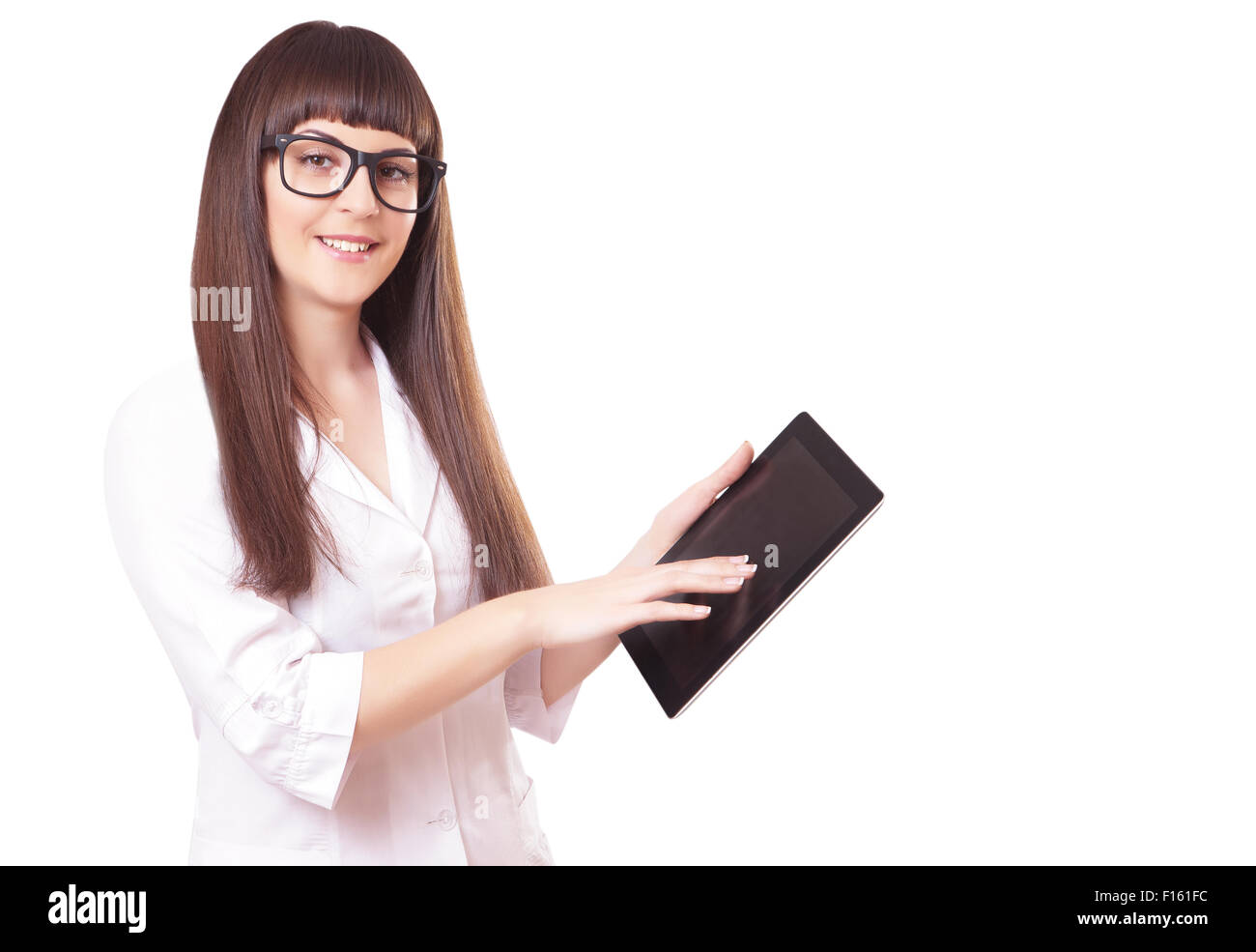 Donna attraente in un laboratorio mantello bianco con i tablet pc Foto Stock