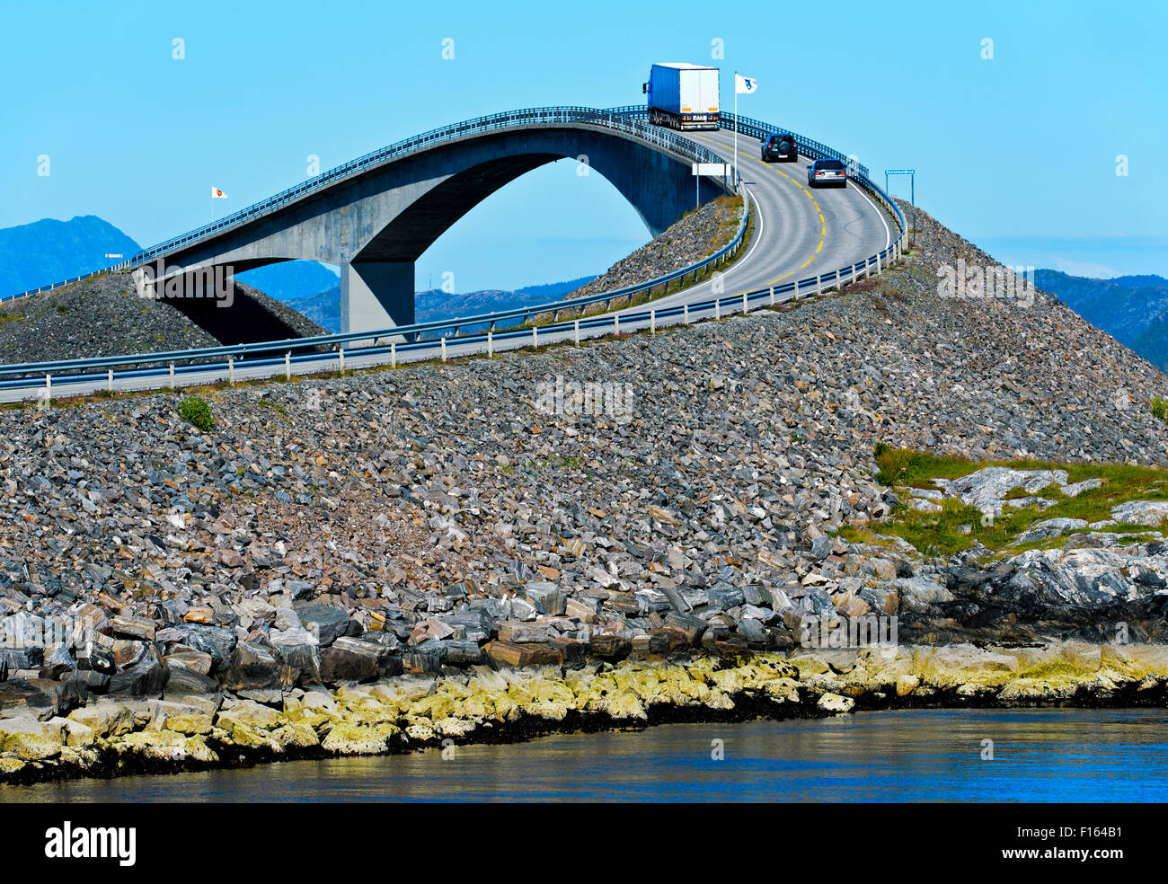 Ponte Storseisundet, Storseisundetbrua, sulla strada Atlantica, Atlanterhavsveien, Møre og Romsdal contea, Norvegia. Foto Stock