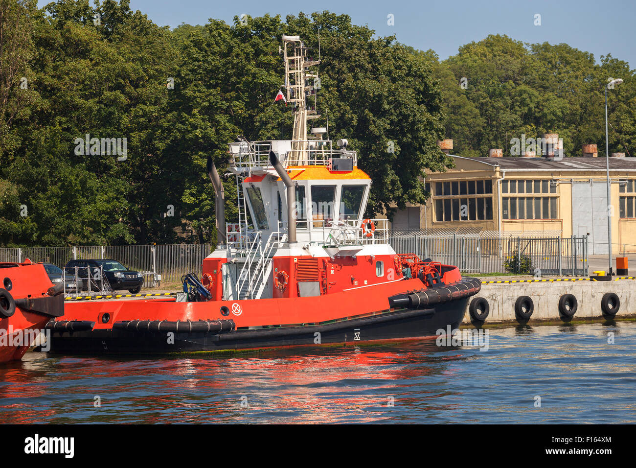 Rimorchiatore ormeggiato sul molo del porto di Danzica, Polonia. Foto Stock