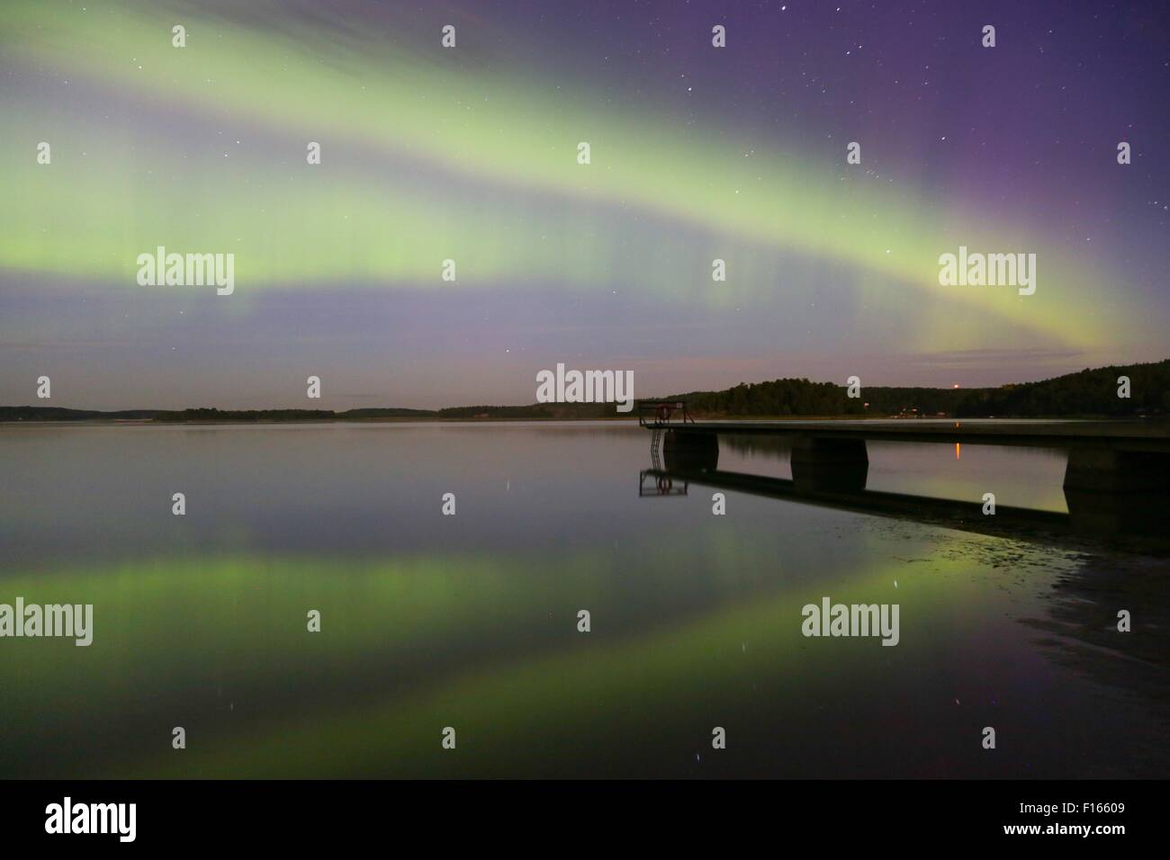 Aland, Mar Baltico, Finlandia, 27 agosto 2015. Una rara estate avvistamento delle luci del Nord per quanto riguarda il sud come l'Arcipelago di Aland in finlandese del Mar Baltico. Credito: Rob Watkins/Alamy Live News Team Foto Stock