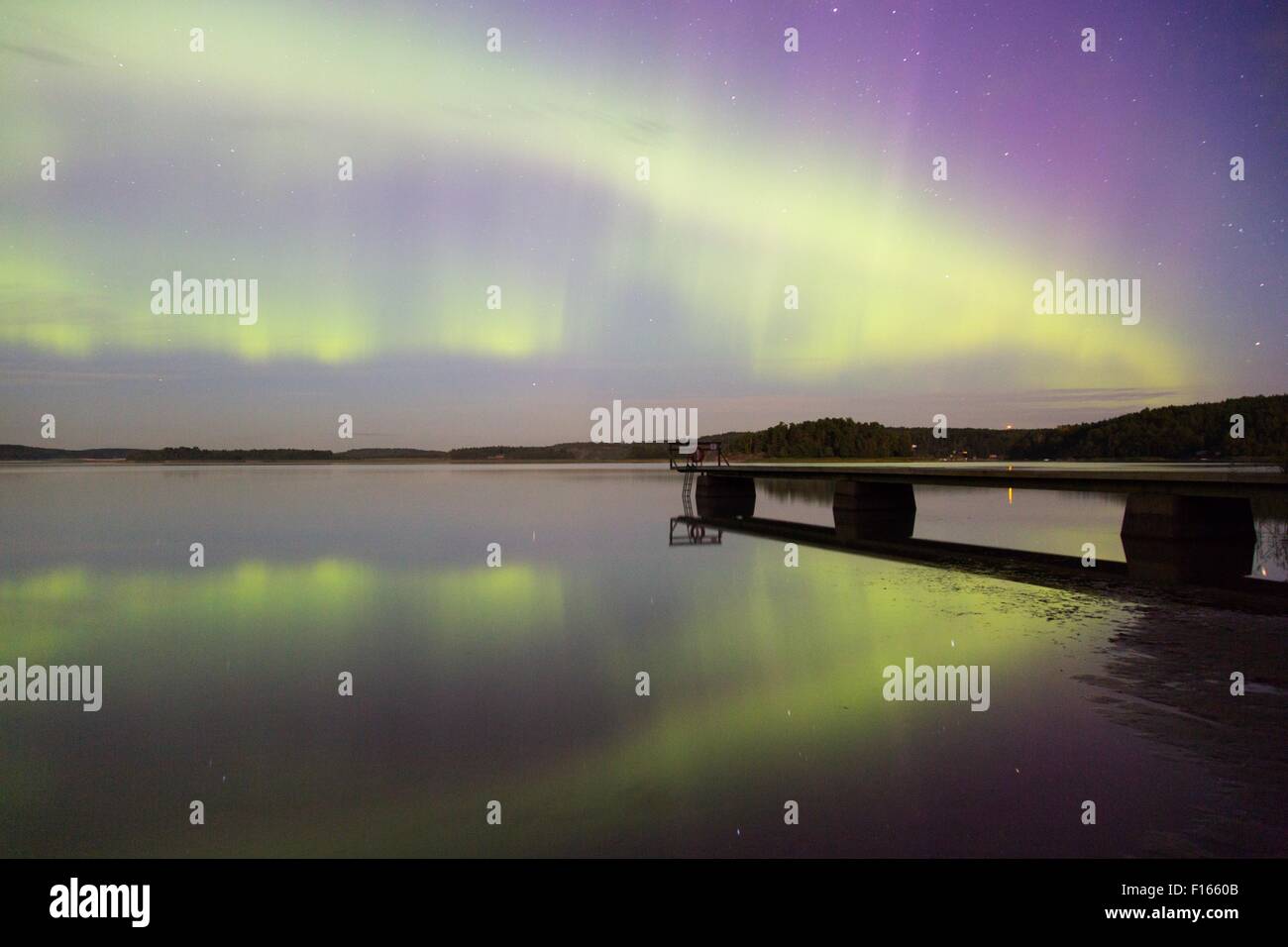 Aland, Mar Baltico, Finlandia, 27 agosto 2015. Una rara estate avvistamento delle luci del Nord per quanto riguarda il sud come l'Arcipelago di Aland in finlandese del Mar Baltico. Credito: Rob Watkins/Alamy Live News Team Foto Stock