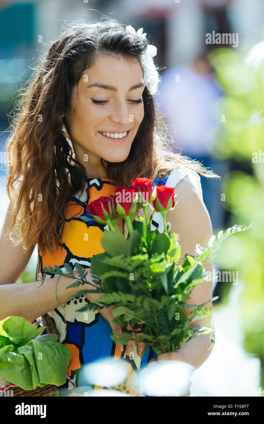 Parigi, Donna fatto shopping Foto Stock